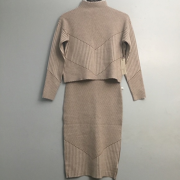￼ RACHEL ZOE SWEATER SKIRT SET - Picture 1 of 16